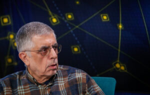 کنایه کرباسچی به شعار «کاخ سفید را حسینه می‌کنیم»/ در انتخاب نخبگان برای اداره کشور فلج شده‌ایم چون توهم «نفوذی» بودن افراد را داریم