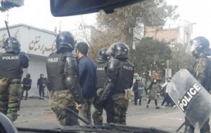 گزارش خبرگزاری فارس از اعتراضات دیروز و دیشب؛ وضعیت تهران، بجنورد، ساری، بوشهر، قم، مهدی‌شهر و …/ فارس: رویکرد نیروهای امنیتی کنترلی و هوشمند بود